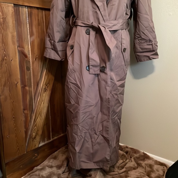 Vintage Oversized Trench Coat - Picture 2 of 11